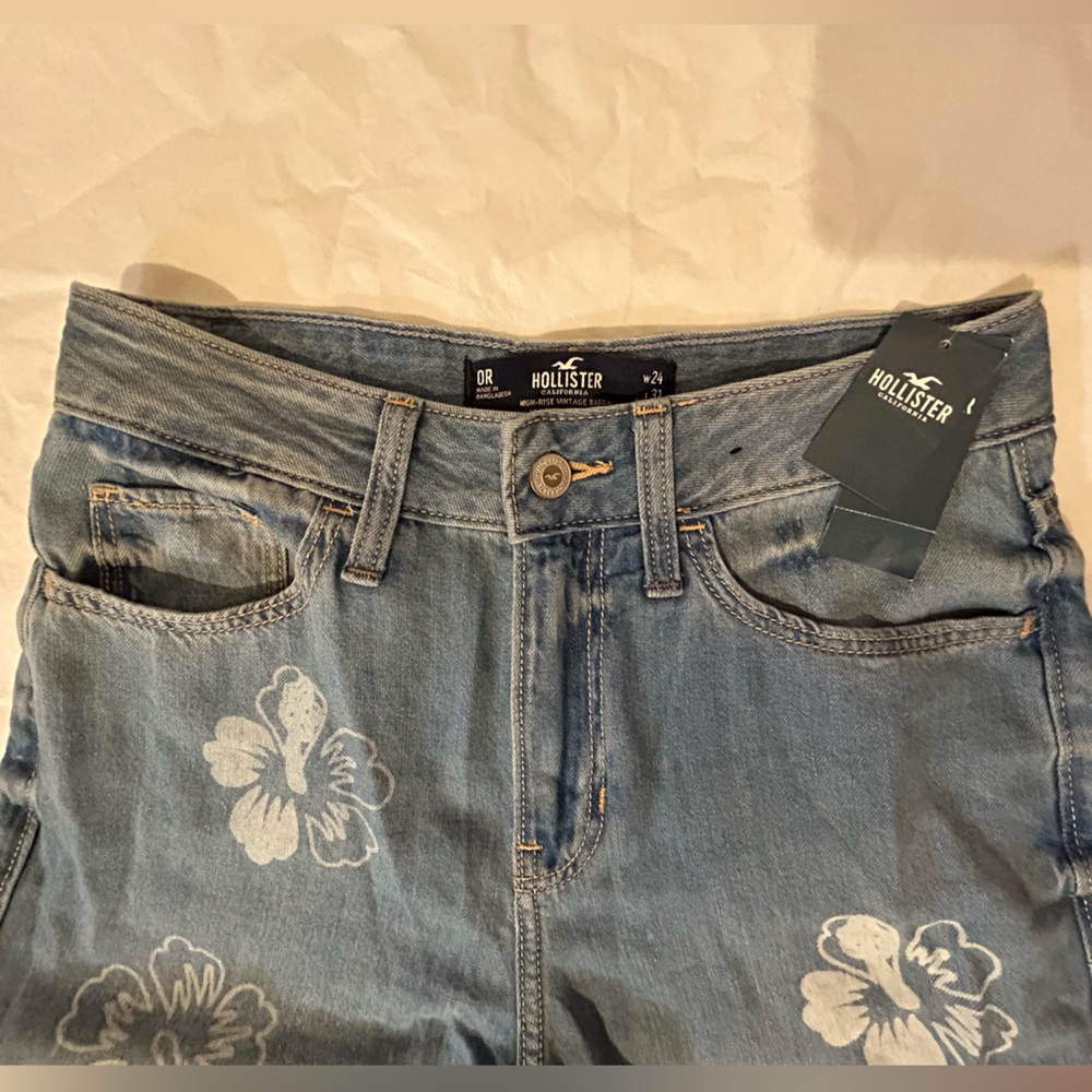 Hollister High-rise Vintage Baggy floral Jeans. Never worn! Brand new with tags!